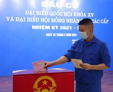 Phòng 8 kiểm sát việc tổ chức cho người bị tạm giữ, người bị tạm giam tại...